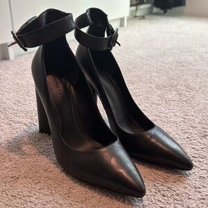 Kendall & Kylie Black Heels